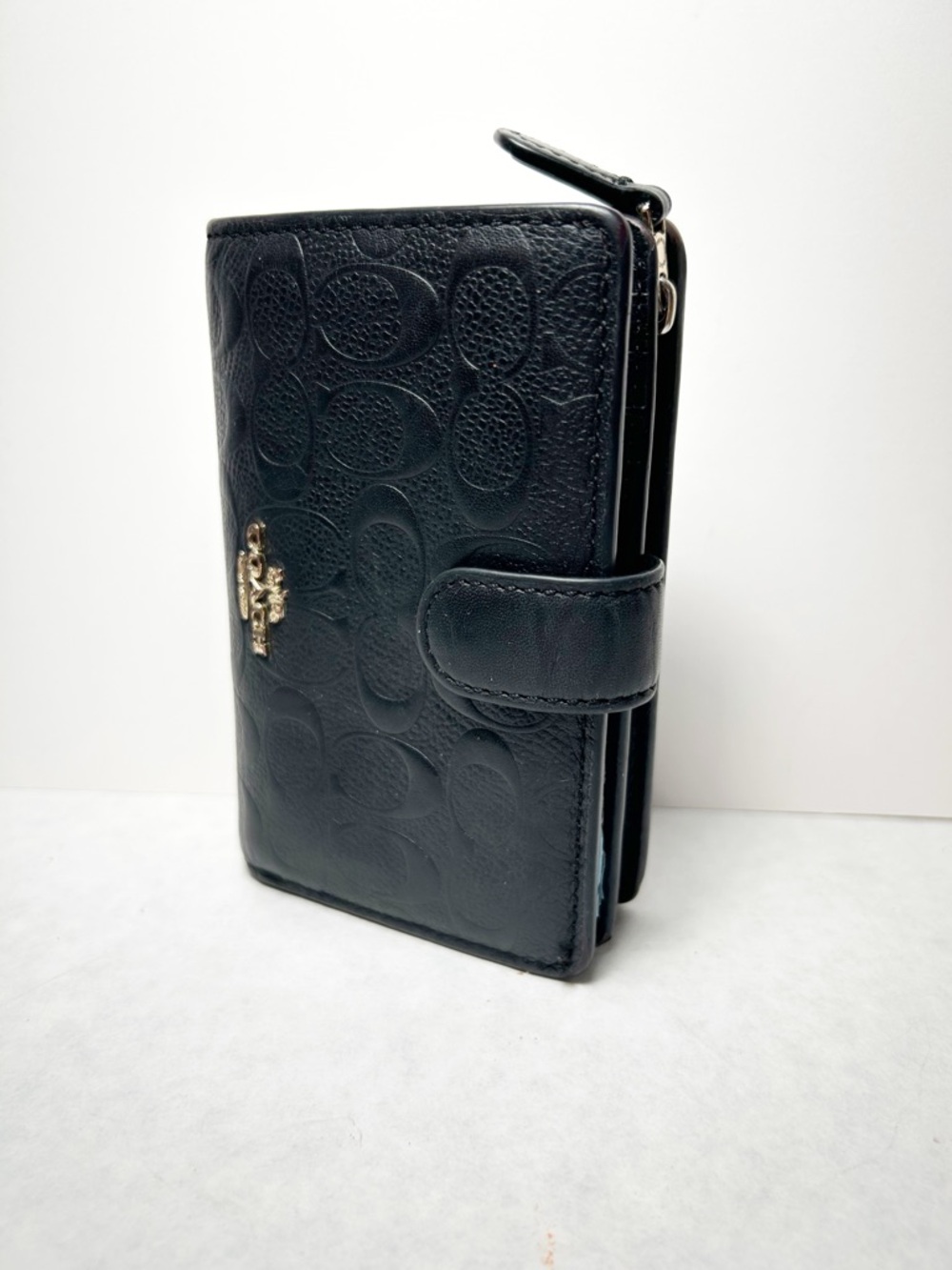 Coach Medium Compact Corner Zip Wallet in Signature Leather with Gold Tone Logo - Picture 3 of 15